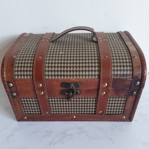 Brown rustic wooden ply - brown,
