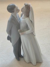 Gorgeous LLADRO 'A Kiss To Remember' #6620 Bride & Groom,