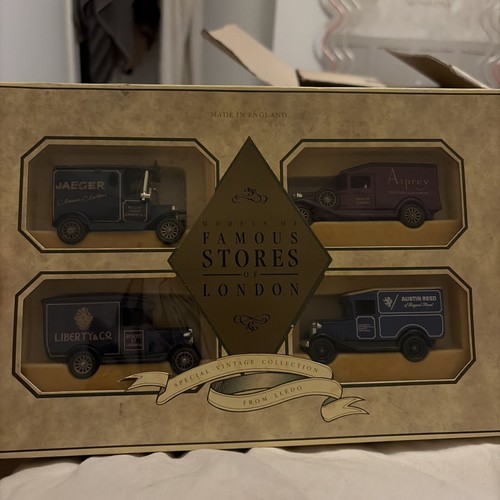 Vintage lledo models famous - models,