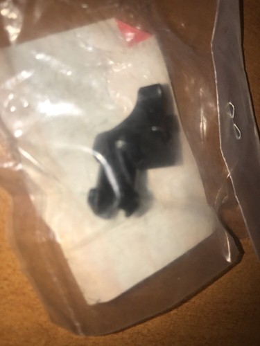 Throttle linkage retainer clip - throttle,