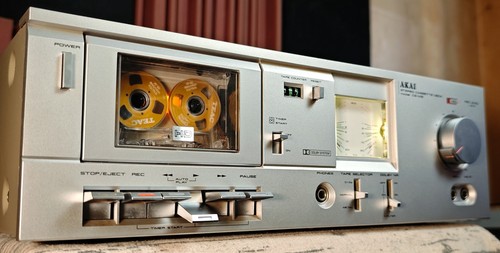 Beautiful rare vintage akai - &,