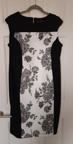 New tagged ladies dress - new/tagged, size