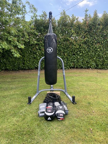 Heavy punch bag - heavy, free-standing