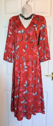 Lovely hush red floral - lovely, relaxed