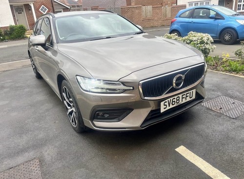 Volvo 2018 v60 - momentum, pro