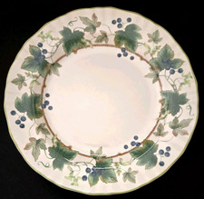 SET OF 4 MIKASA CHELSEA VINE