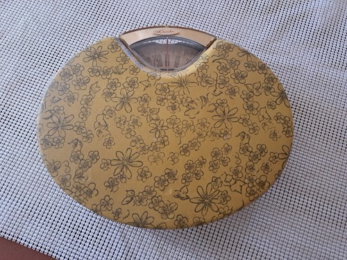 Vintage counselor bathroom - vintage,