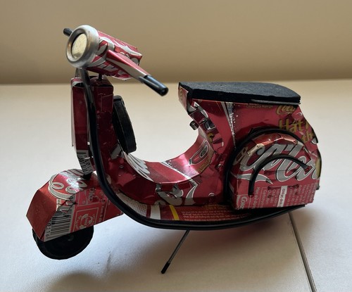 Model cola vespa - cola, vespa.