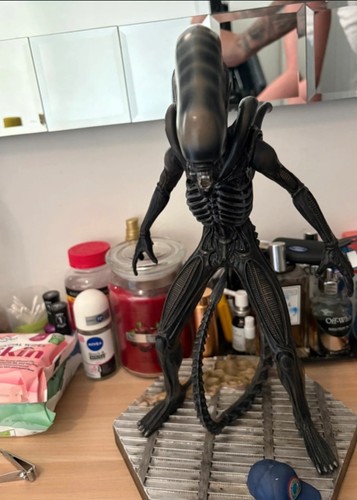 Alien xenomorph collectable - xenomorph,