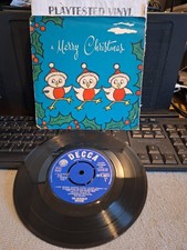 BEVERLEY SISTERS CHRISTMAS HITS EP I SAW MUMMY KISSING SANTA CLAUS DECCA VG 45