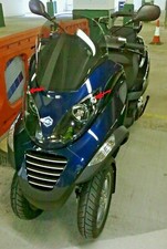 Piaggio MP3  Vespa LED parking