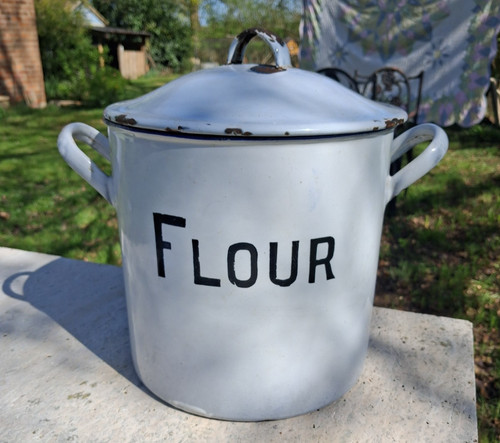 Vintage white enamel - white, flour