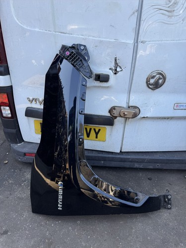 Genuine toyota rav mk5 - 4,