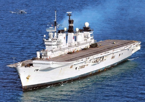 Hms illustrious hand - hms,