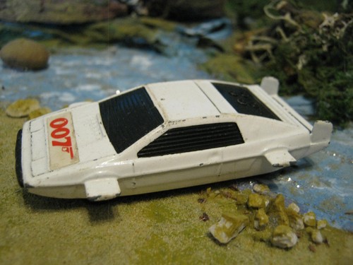 Corgi juniors 007 lotus - corgi,