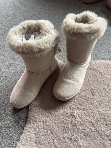 Cream boots with back - cream, bows