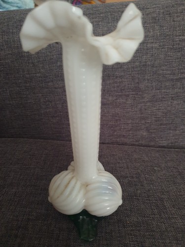 Fenton vintage milk glass - vintage,
