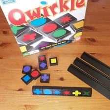 Qwirkle Tile Holder Stand Set