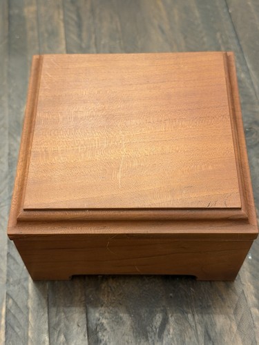 Vintage wood box case - /,