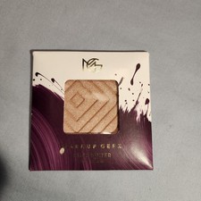 Makeup Geek Highlighter Pan-