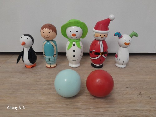 Snowman and the snowdog - snowdog, wooden