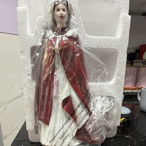 Royal lady woman - lady,