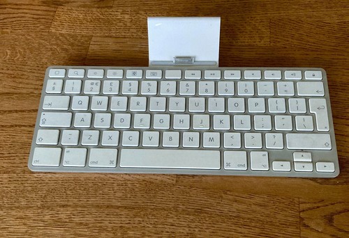 Apple keyboard dock - keyboard, a1359