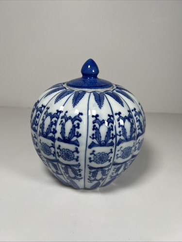 Vintage blue white - blue,