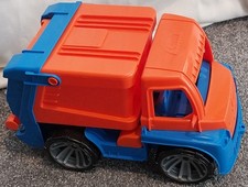 Brightly coloured red/blue yoy