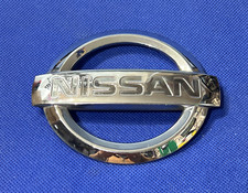 NISSAN - VINTAGE  CAR BADGE /
