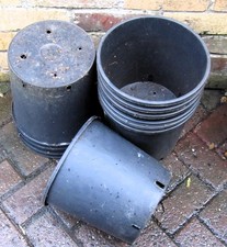 11. used 12 Litre, Very Strong Planter Container Garden Plant Pot Tub Black