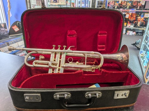 Lark trumpet m4011 with case - trumpet,