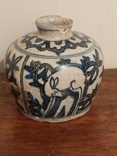 Rare 17th century Chinese Zhangzhou Swatow jar decorated with deer (1220)