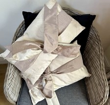 2 X STUNNING KYLIE MINOGUE