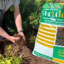 Garden Mulch Strulch, Mineral Straw Mulch, 2 x 100L Organic Bags, 9kg Each