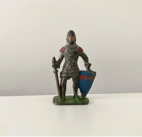 Crescent knight lead toy - knight,