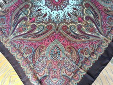 Russian Pavlovo-Posad Style