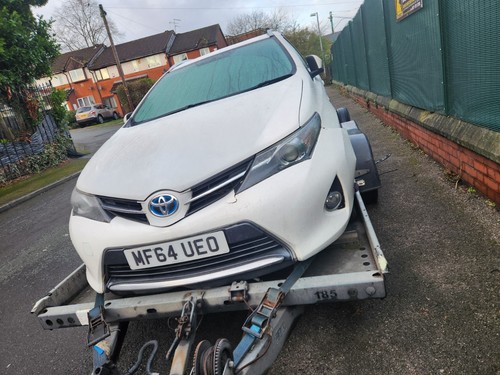 Toyota auris breaking - toyota,