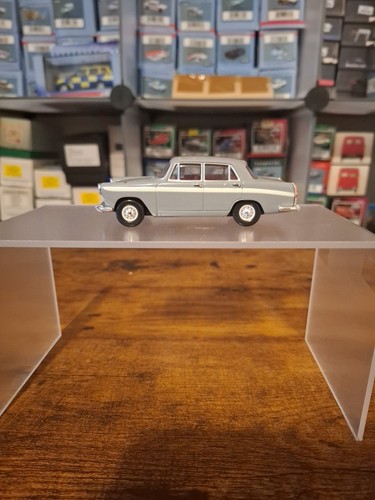 Vanguards corgi austin - 1:43,
