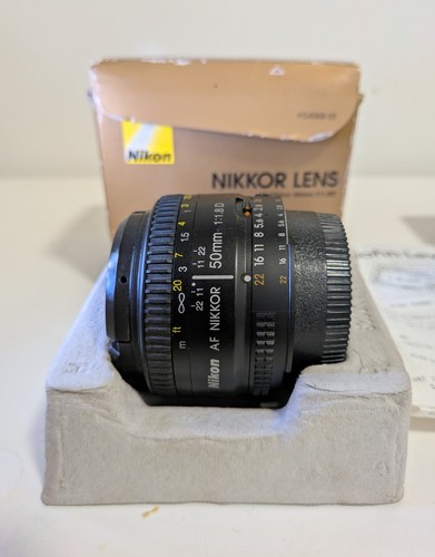 Nikon 50mm d - 1.8,