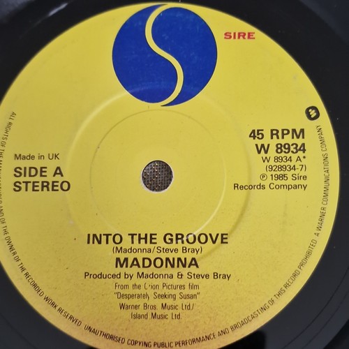 Madonna into the groove - groove, 7"