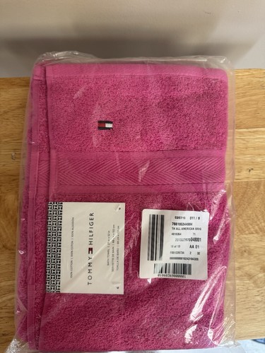 Tommy hilfiger bath towel - tommy,