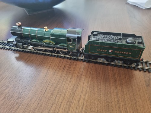 Hornby gwr hall class 4983 - oo,