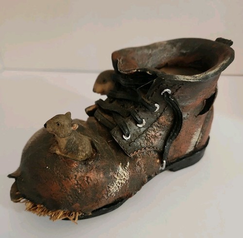 Vintage resin mouse shoe - resin,