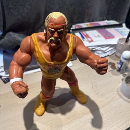 Wwf hasbro giant inch - wwf,