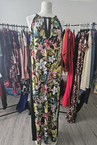Sleeveless halter style - , maxi