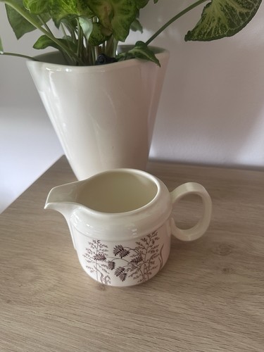 Cream milk jug meakin - cream, j&g