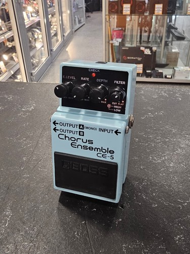 Boss digital chorus - digital,
