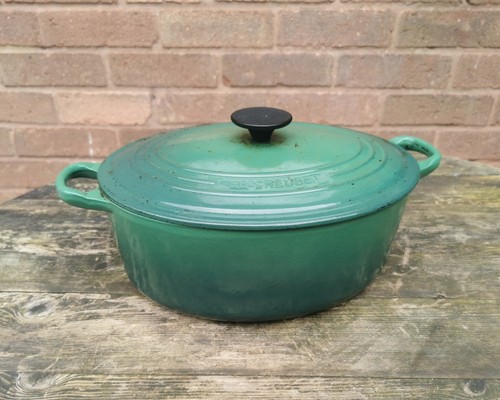 Green creuset cast iron - le,
