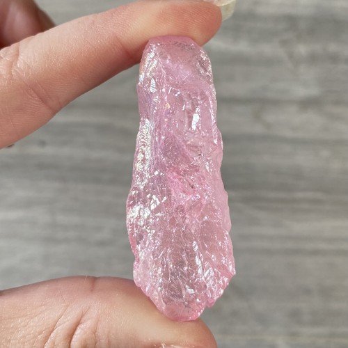 Pink aura rough raw piece - -, /